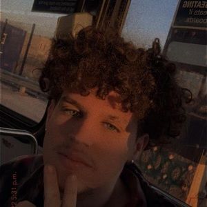 Meet your Posher, Yeremi